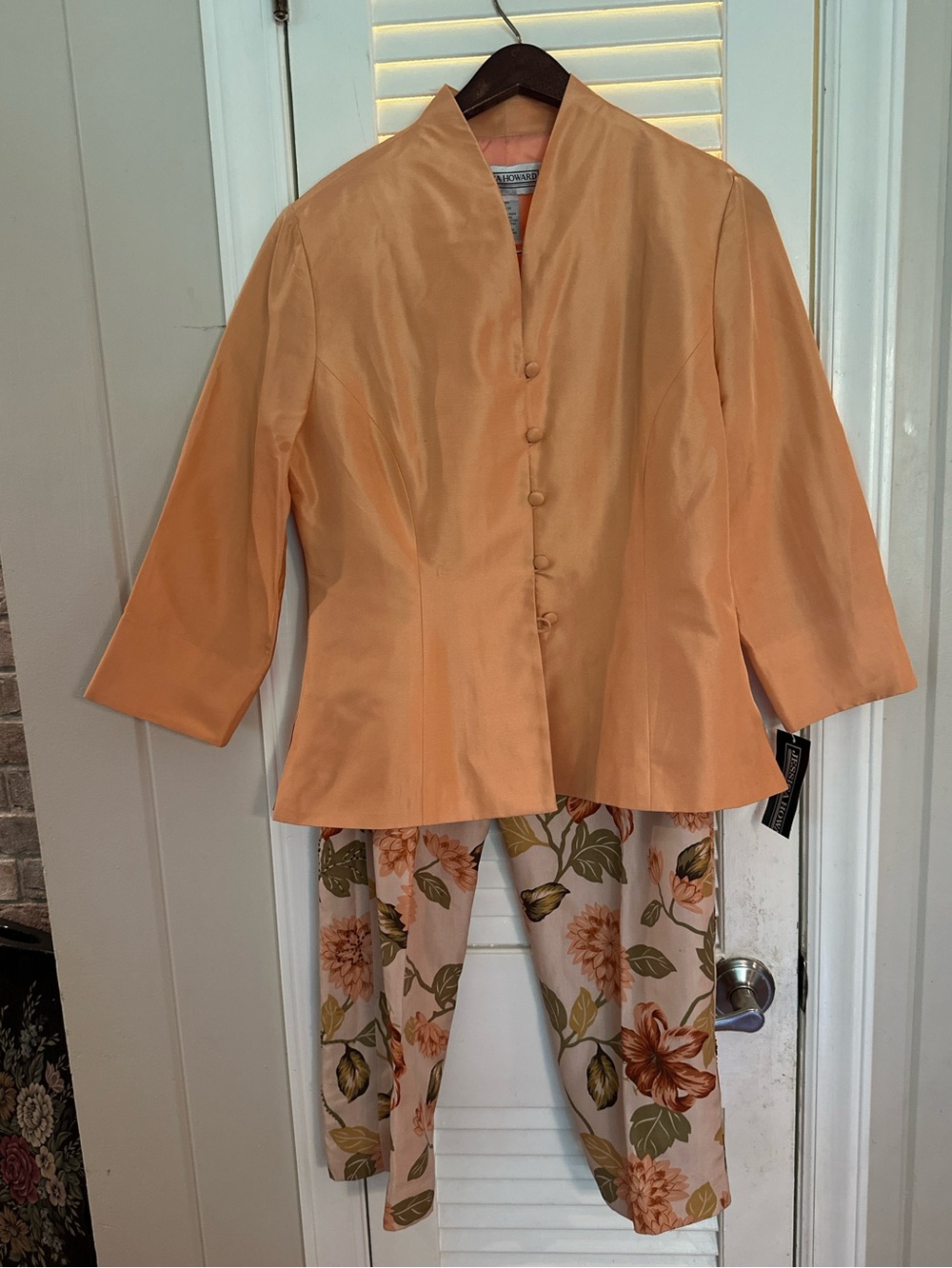 Jessica Howard Peach Jacket with Floral Capris